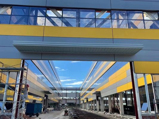 Armazém de estrutura de aço pré-fabricada leve e personalizável Solução perfeita para armazenamento de negócios