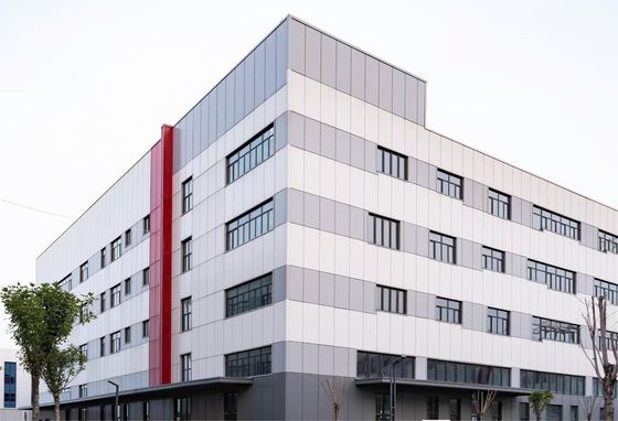 Armazém de estrutura de aço respeitável ao ambiente com estrutura rígida