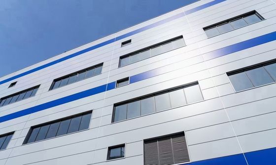 Armazém de estrutura de aço personalizável com design de distância clara para utilização máxima do espaço