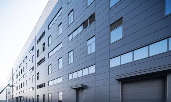 Moderno pré-fabricado estrutura de aço Edifício de oficina com painel de sanduíche e cortina de vidro