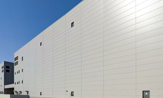 Solução de construção de armazém de estrutura de aço rápida e resistente com estrutura de portal rígida